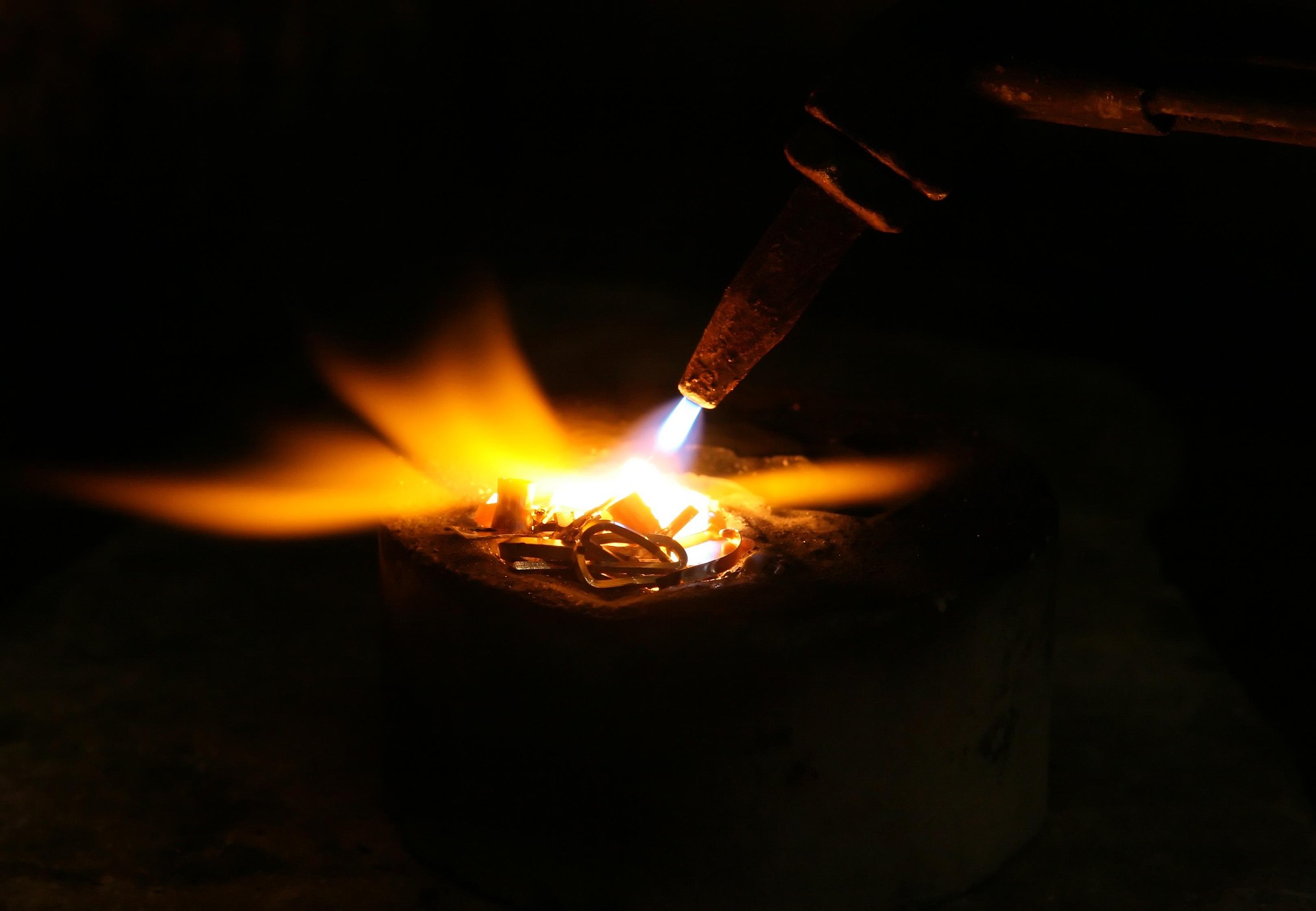 shutterbug75-acetylene-1239328_1920